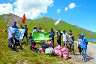 湘潭等地志愿者遠赴新疆為 中國最美公路 撿拾垃圾